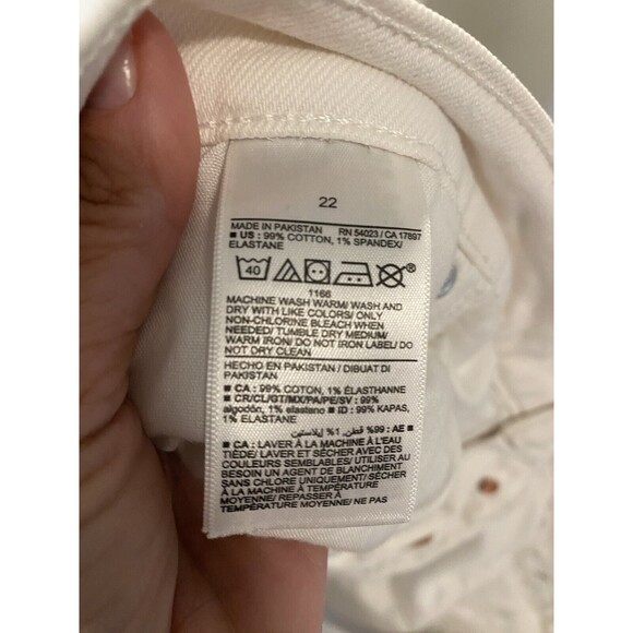 OLD NAVY SKY-HI Bermuda Stretch Cream Colored Denim Jean Shorts‎  Plus Size 22 - Picture 4 of 5